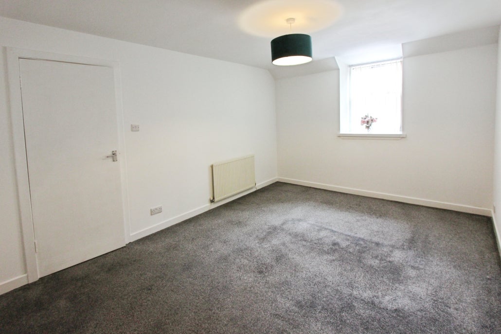 Flat Fleshers Close in Dunbar
