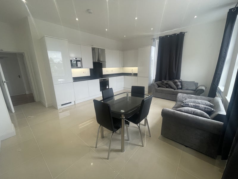 Room Warham Road in Greater London