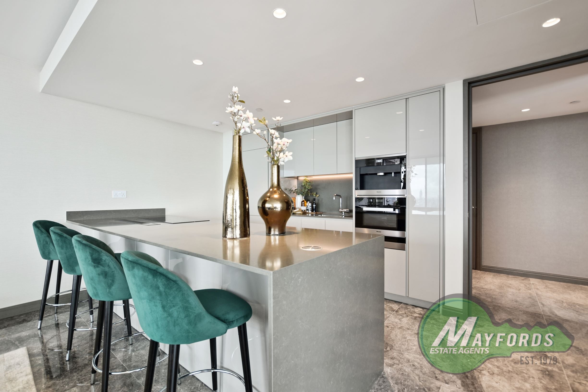 Flat Blackfriars Road in Greater London