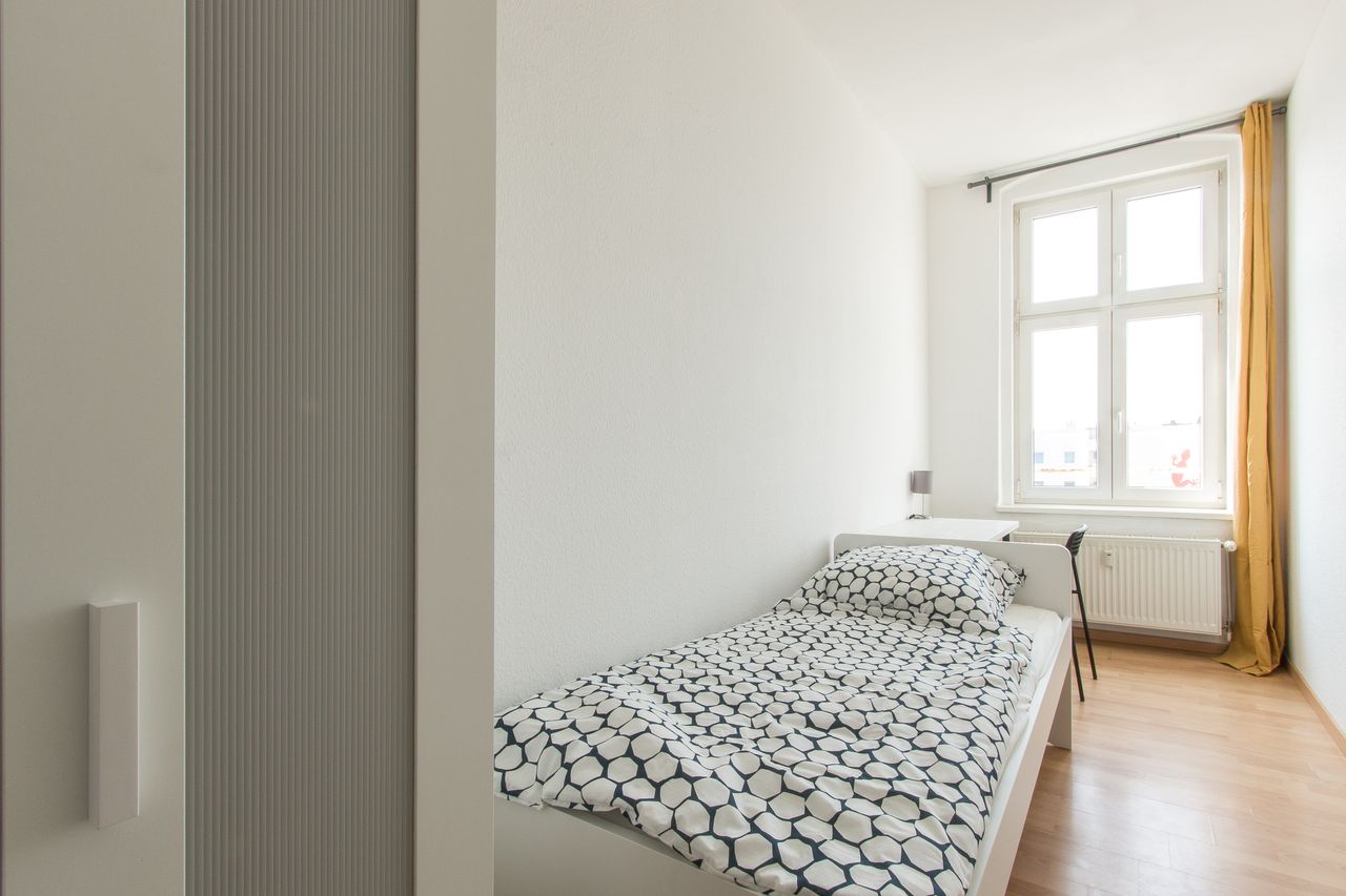 Zimmer Petersburger Straße in Berlin