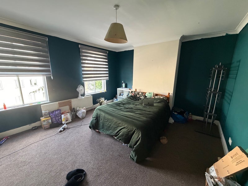 Room Berriman Road in Greater London