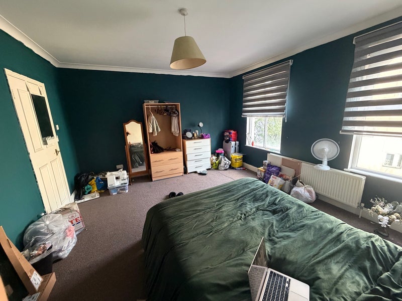 Room Berriman Road in Greater London