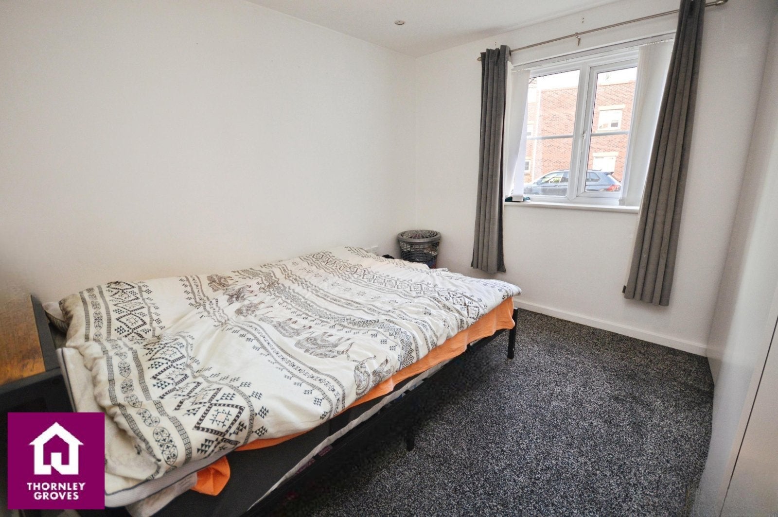Flat Oaklands Road in Salford