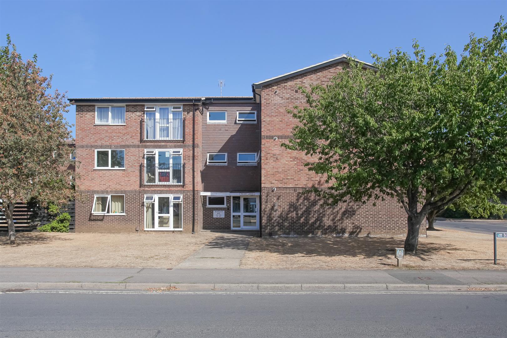 Flat Borough Avenue in South Oxfordshire