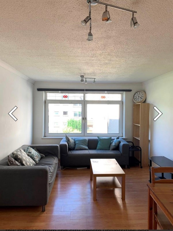 Room St Mungo Avenue in Glasgow