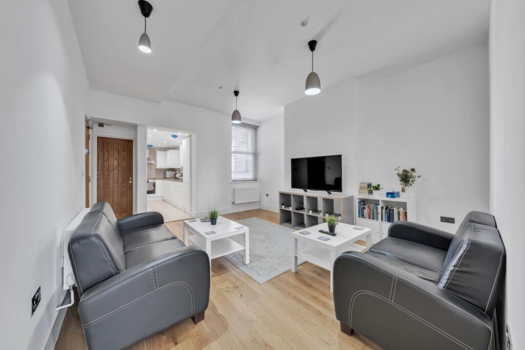Flat Finchley Road in Greater London