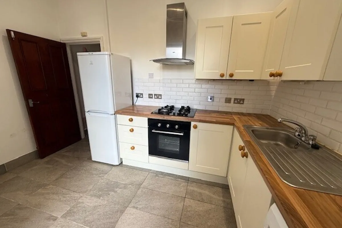 Flat Wyndham Square in Plymouth