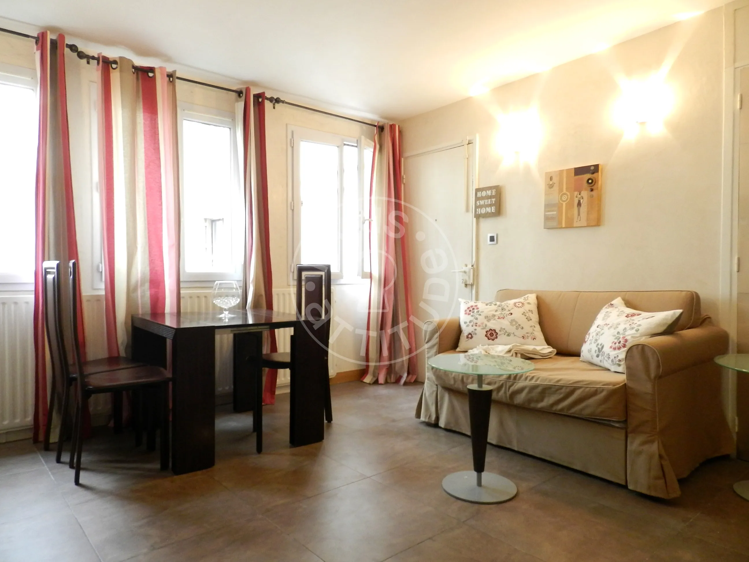 Flat Rue d'Anjou in Paris