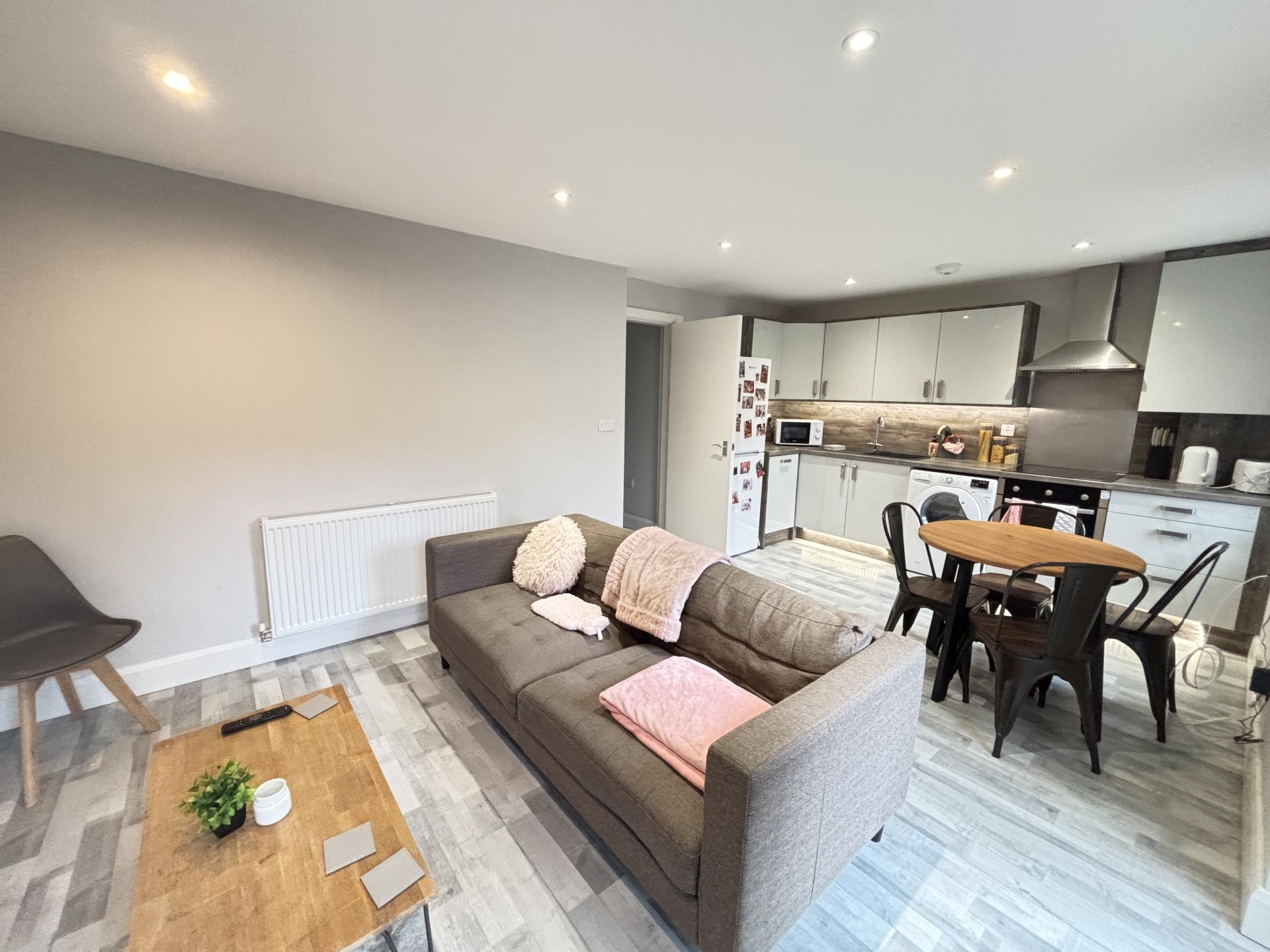 Flat Norwood Mount in Leeds