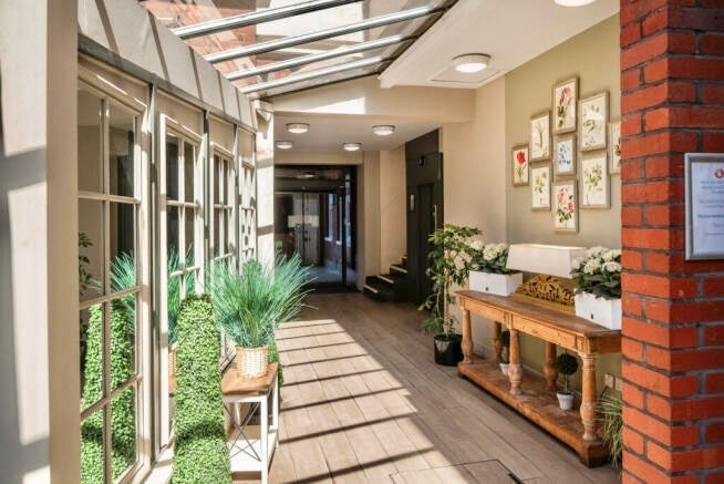 Room Grove End Road in City of Westminster
