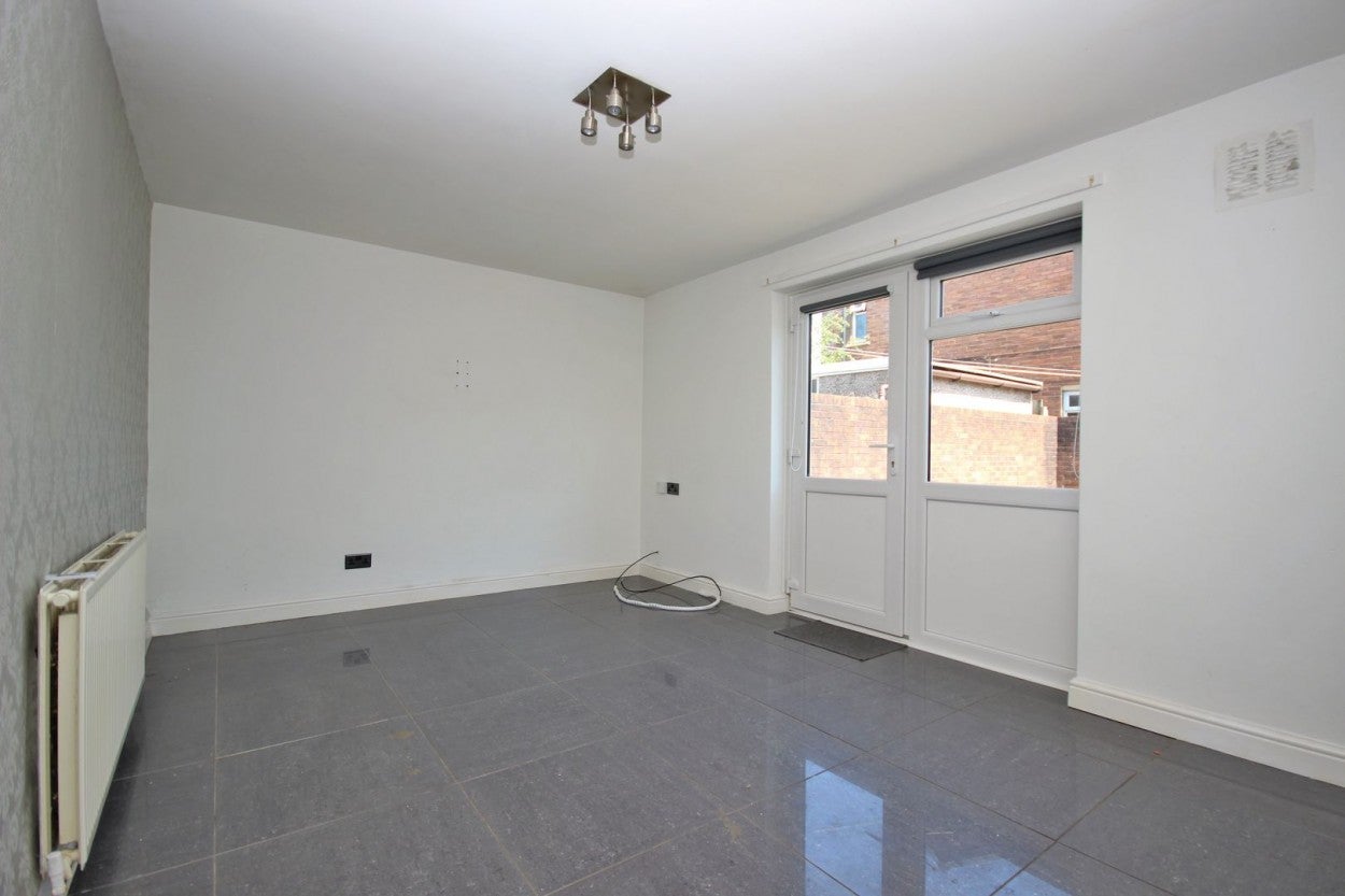 Flat Lonsdale Close in Widnes