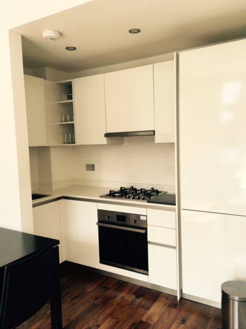 Flat Victoria Road in Greater London