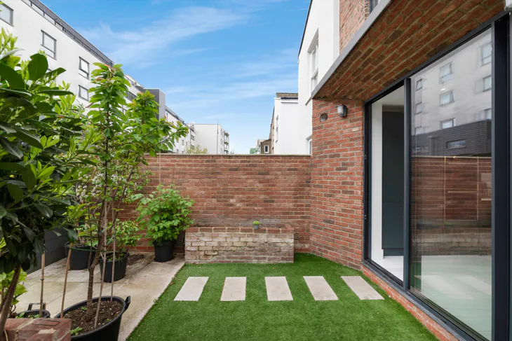 House Mellish Street in Greater London