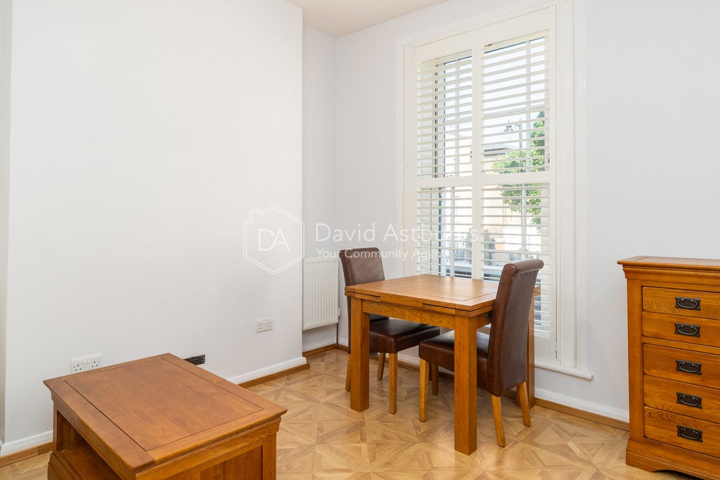 Flat Huntingdon Street in Greater London
