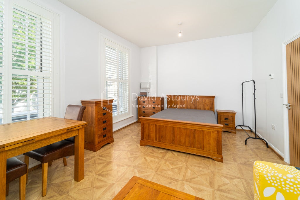 Flat Huntingdon Street in Greater London