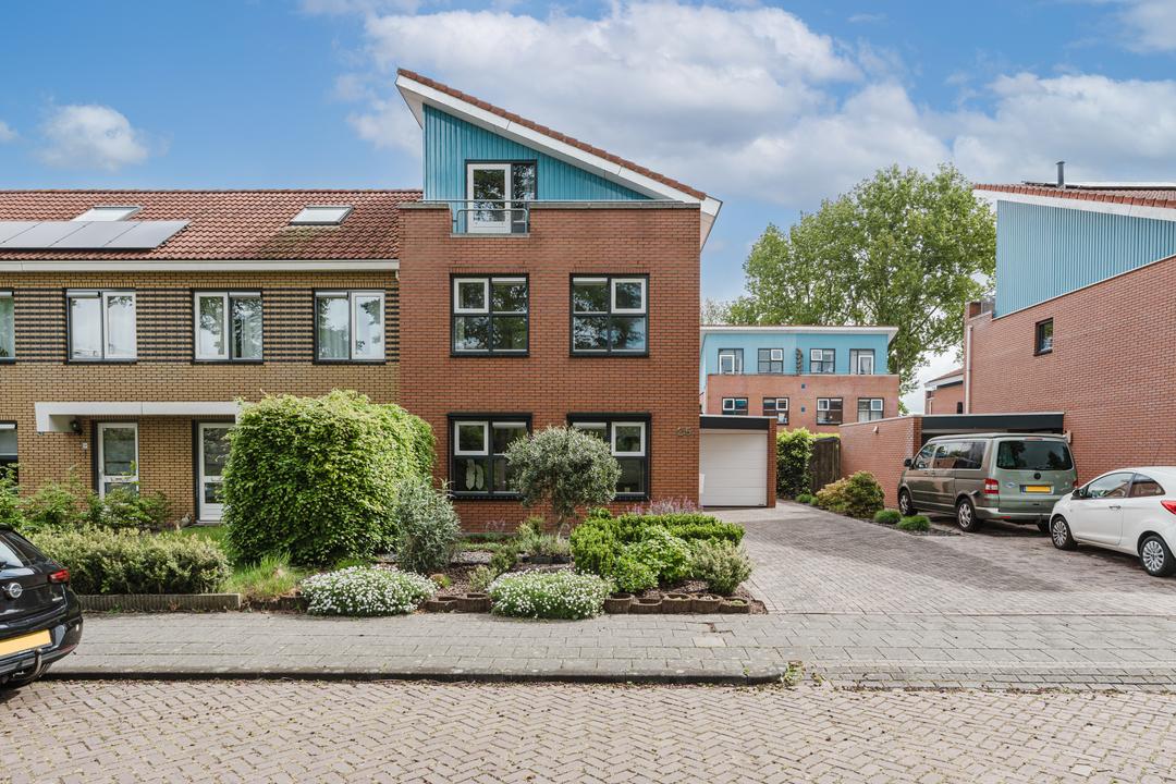 Huis Surinamesingel 25 in Heerenveen