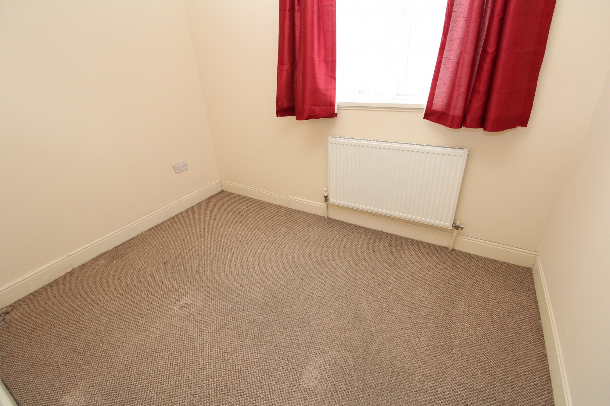 Flat Burleigh Walk in Greater London