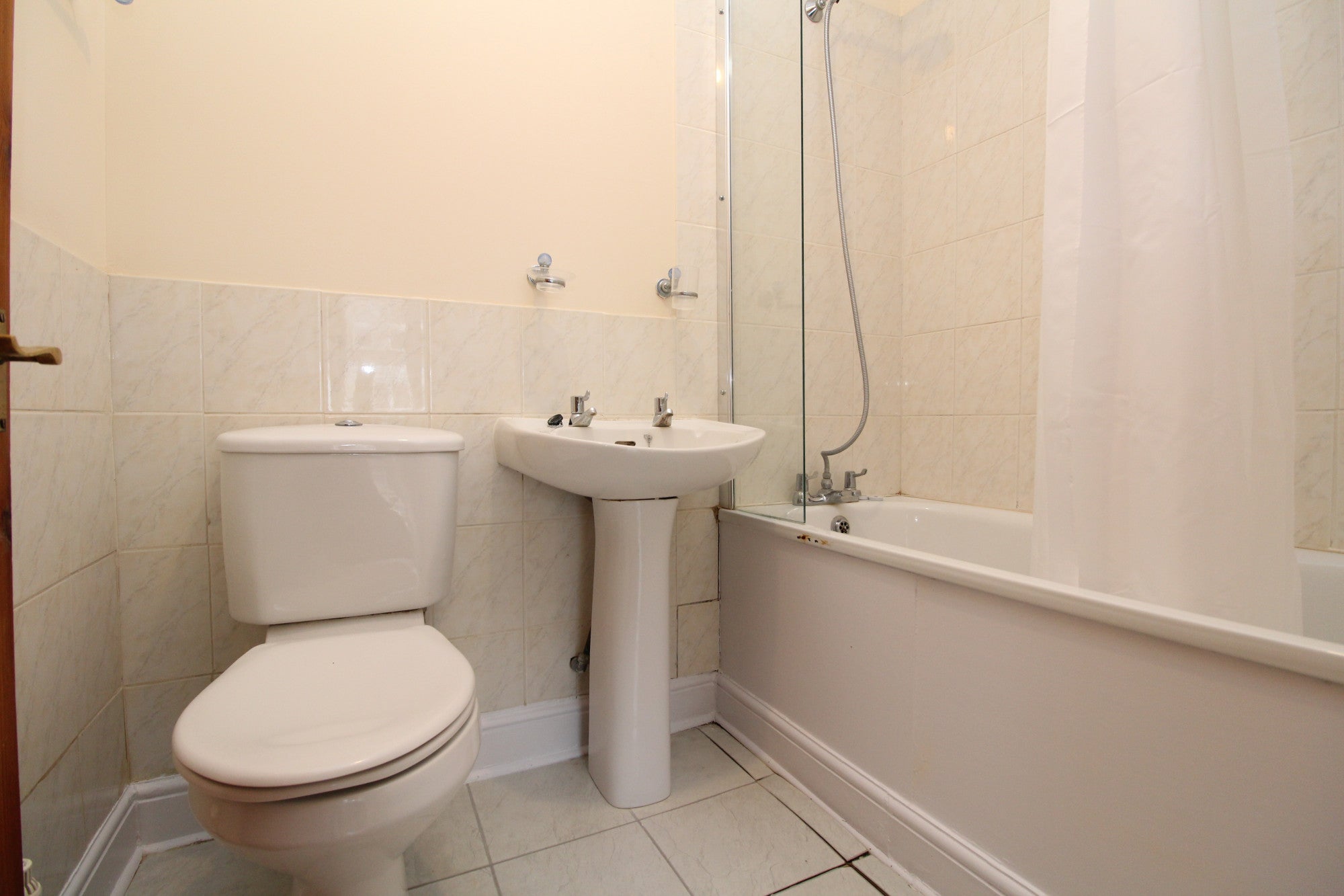 Flat Burleigh Walk in Greater London