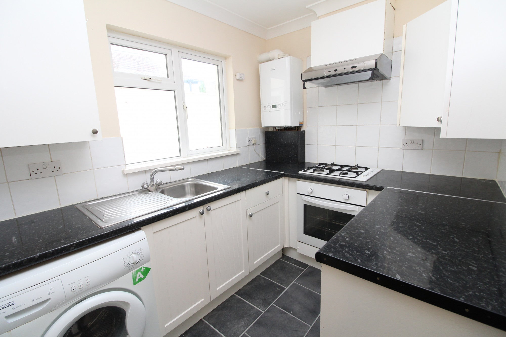 Flat Burleigh Walk in Greater London