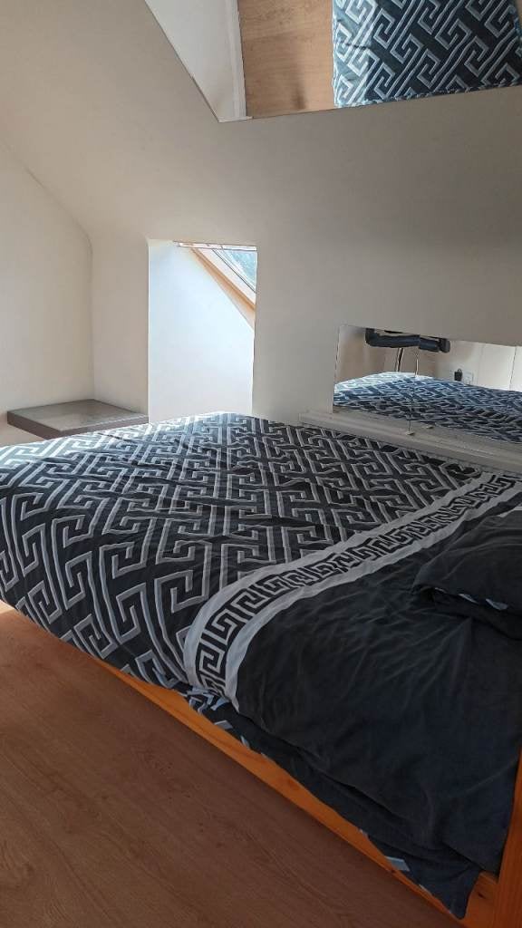 Room Genever Close in Greater London