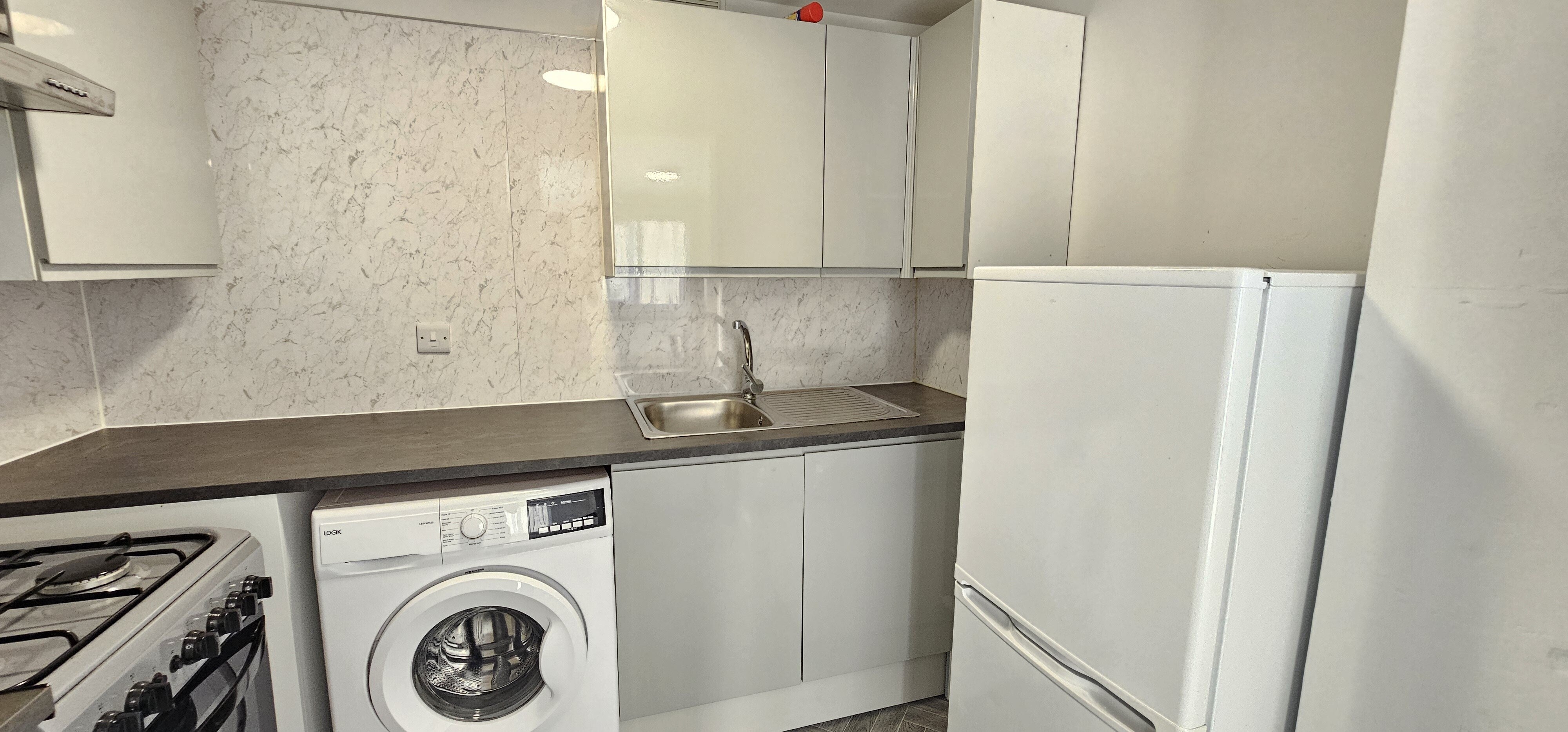 Flat Whitchurch Lane in Bristol