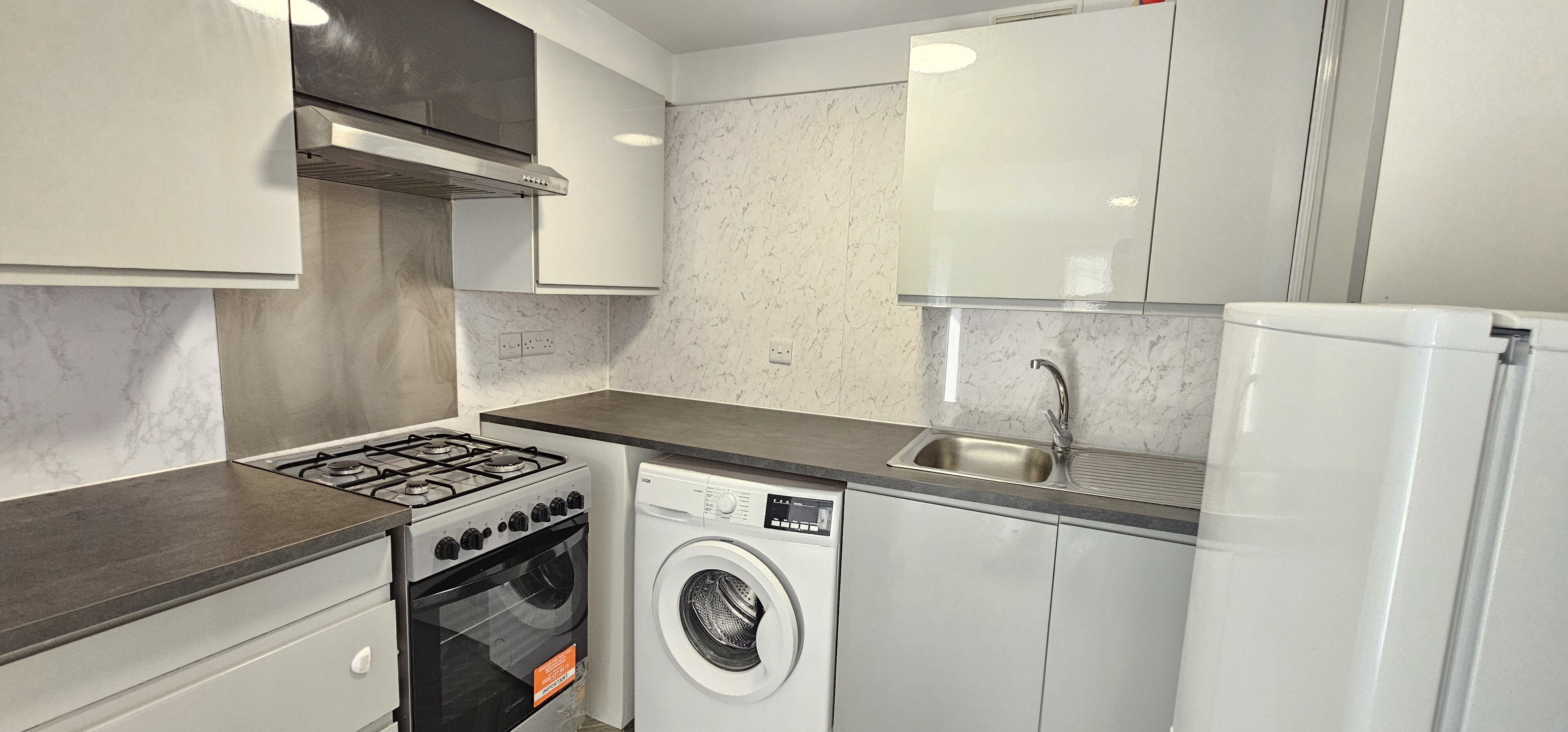 Flat Whitchurch Lane in Bristol