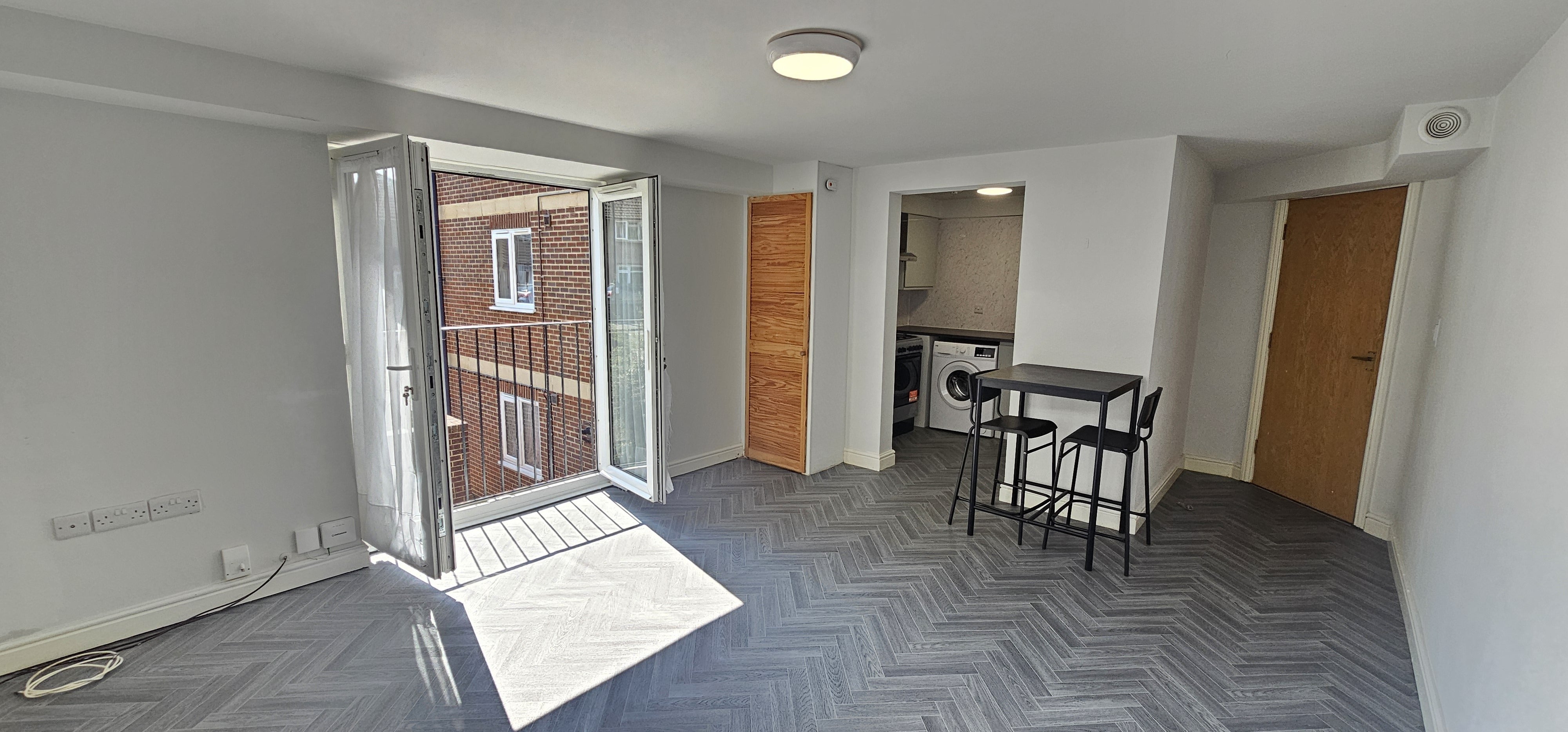Flat Whitchurch Lane in Bristol