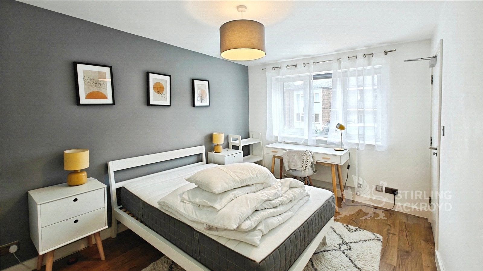 Room Applegarth Avenue in Guildford