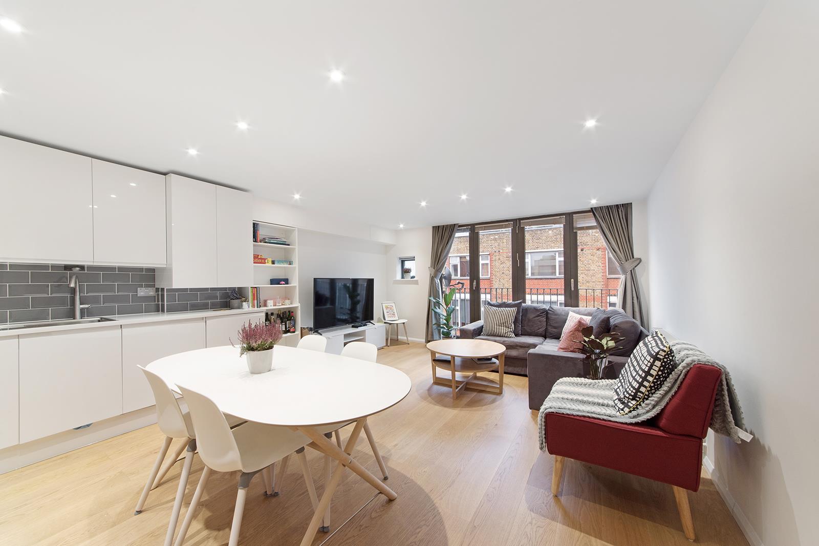 Flat Boundary Street in Greater London