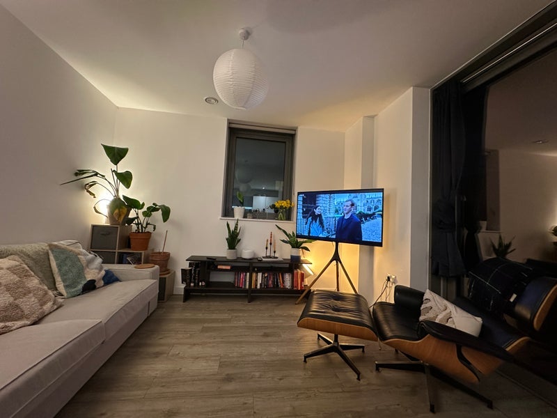 Room Brunner Road in Greater London