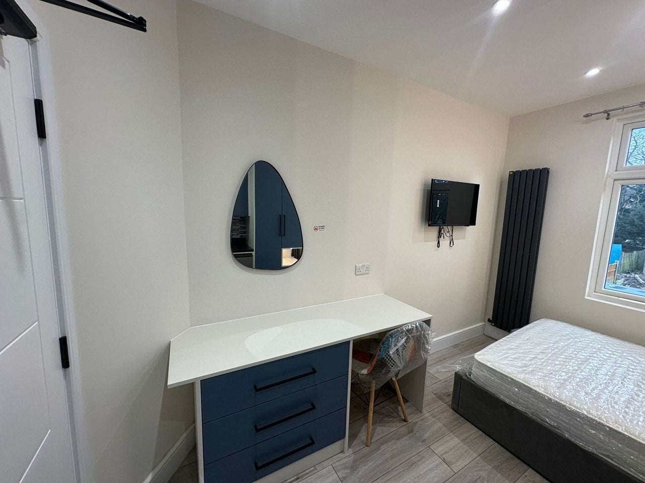 Room Whippendell Road in Watford