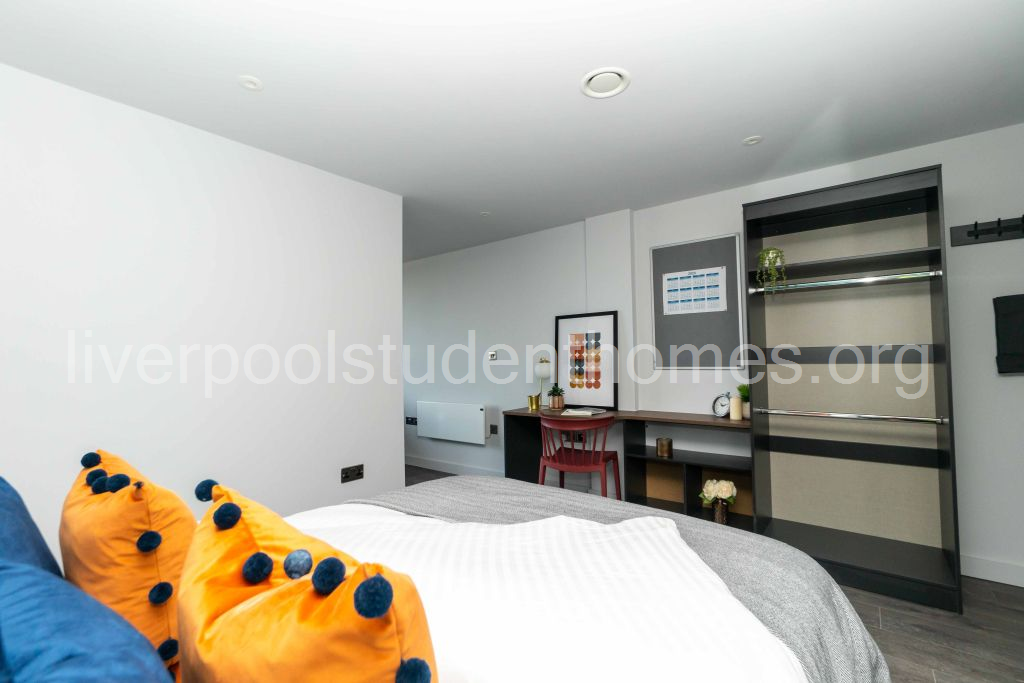 Room Shaw Street in Liverpool