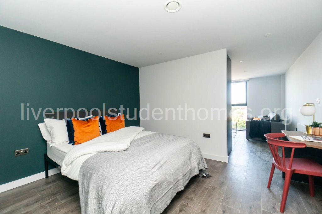 Room Shaw Street in Liverpool