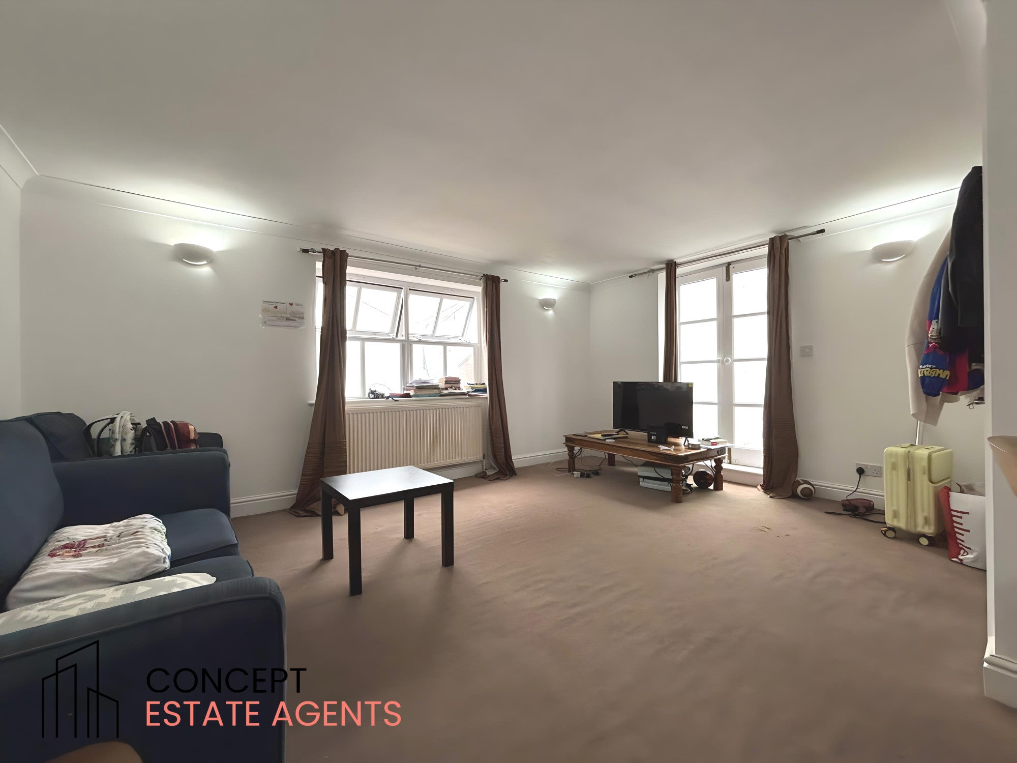 Flat Romberg Road in Greater London