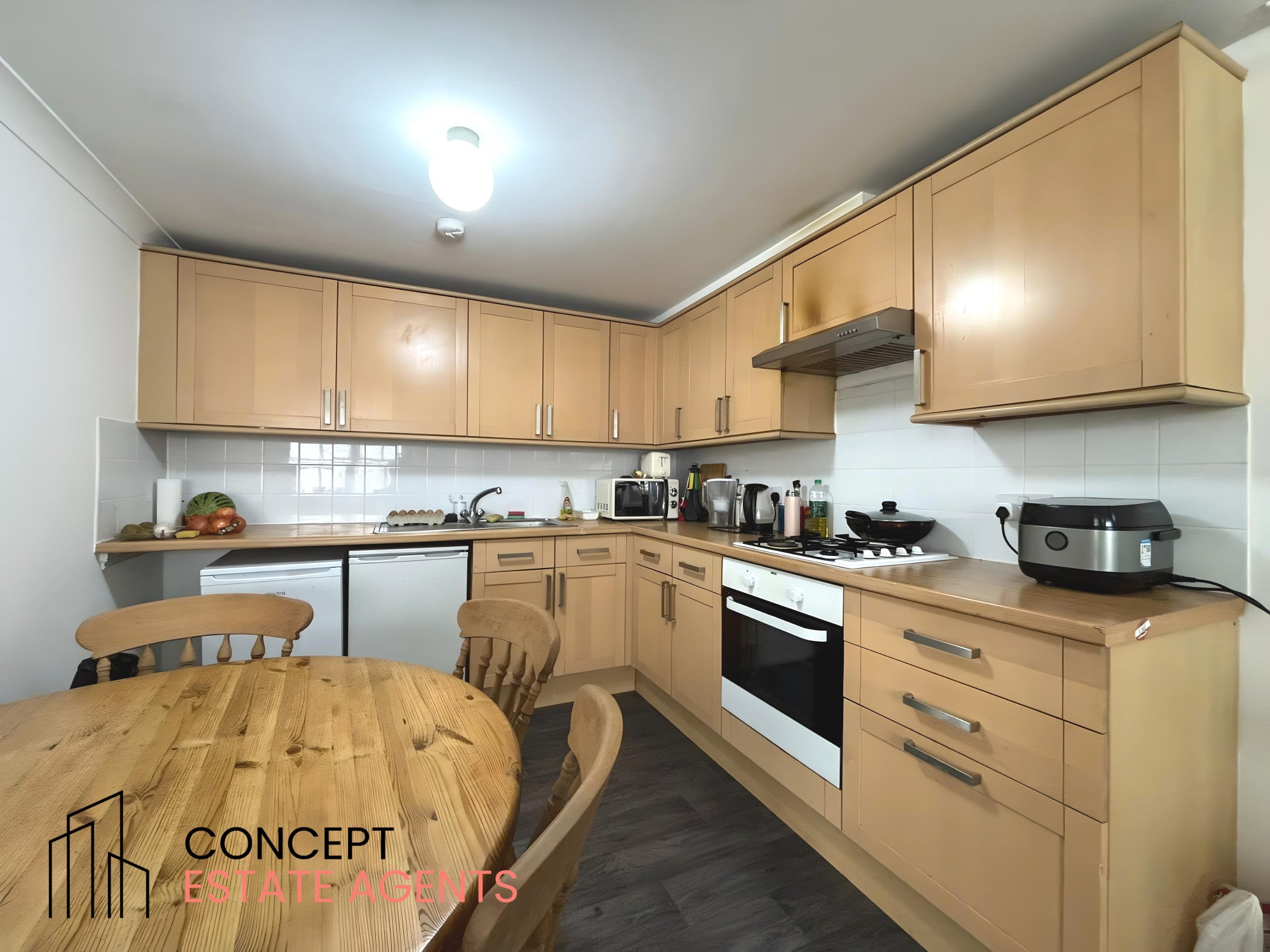 Flat Romberg Road in Greater London