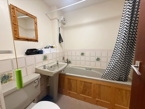 Flat Mapperton Close in Poole