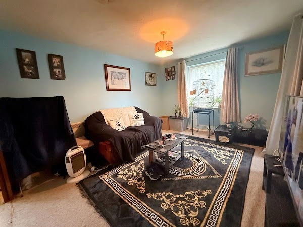 Flat Mapperton Close in Poole