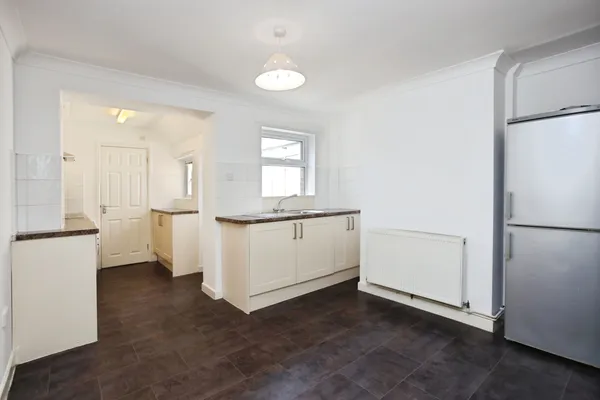 Flat Holford Street in Tonbridge and Malling