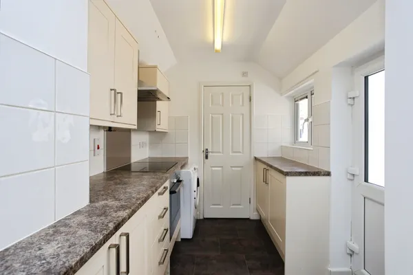 Flat Holford Street in Tonbridge and Malling