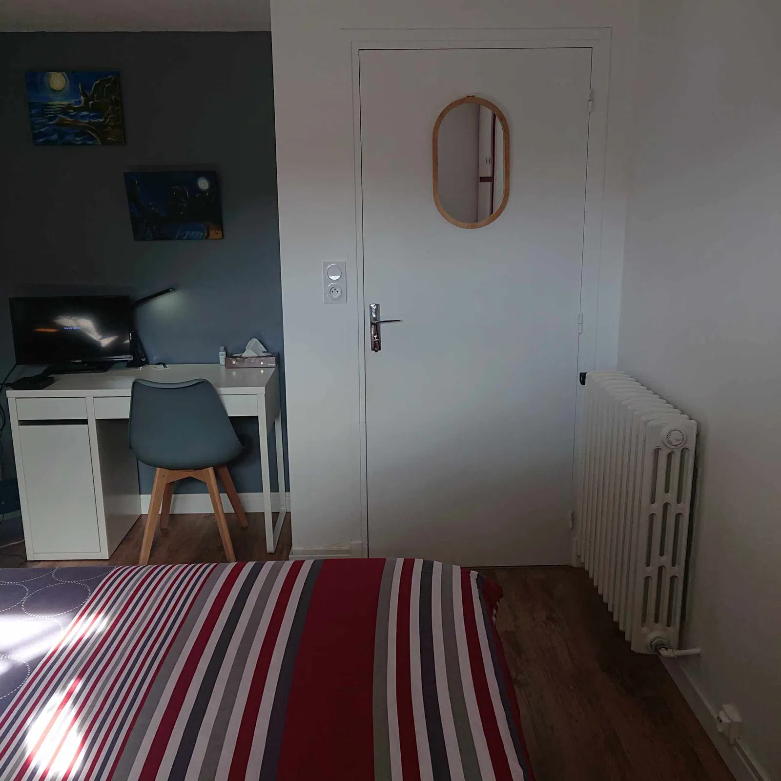 Chambre Avenue de la Gare à Juillan