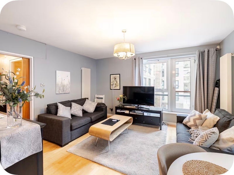 Flat Holyrood Road in City of Edinburgh