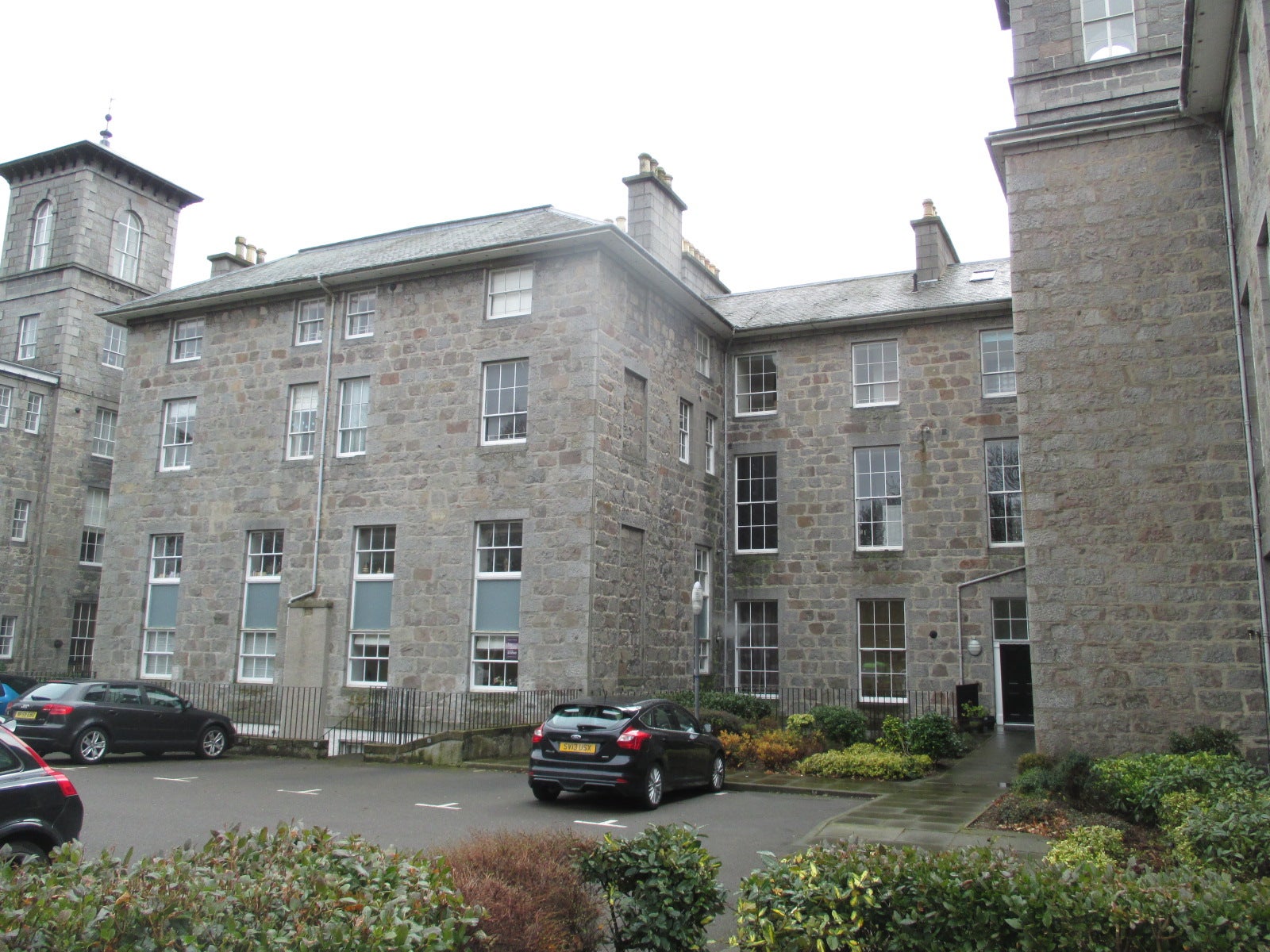 Flat Shaw Crescent in Aberdeen City