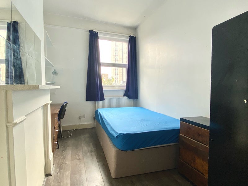 Flat Lillie Road in Greater London