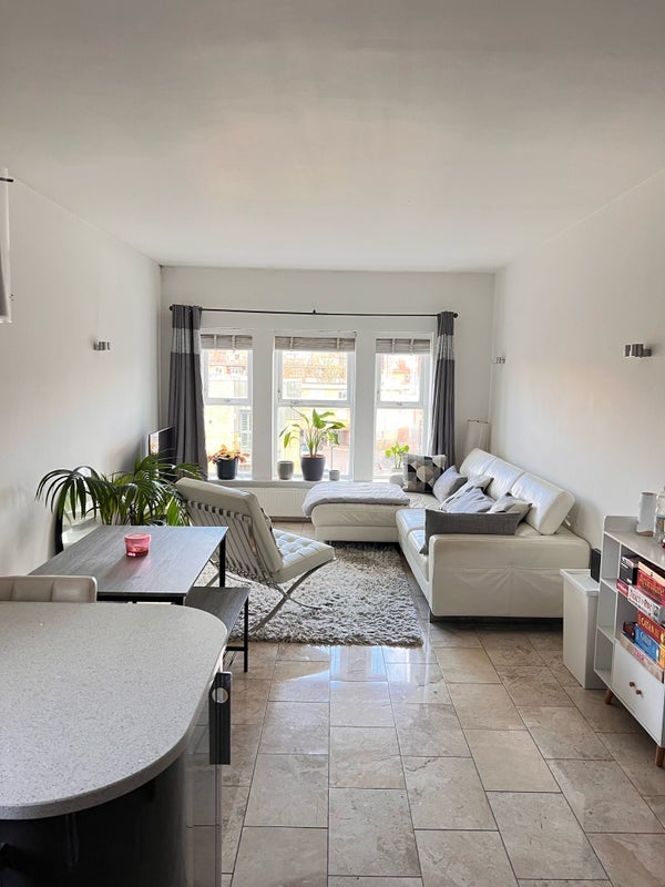Room Binfield Road in Greater London