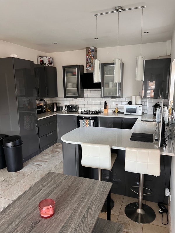 Room Binfield Road in Greater London