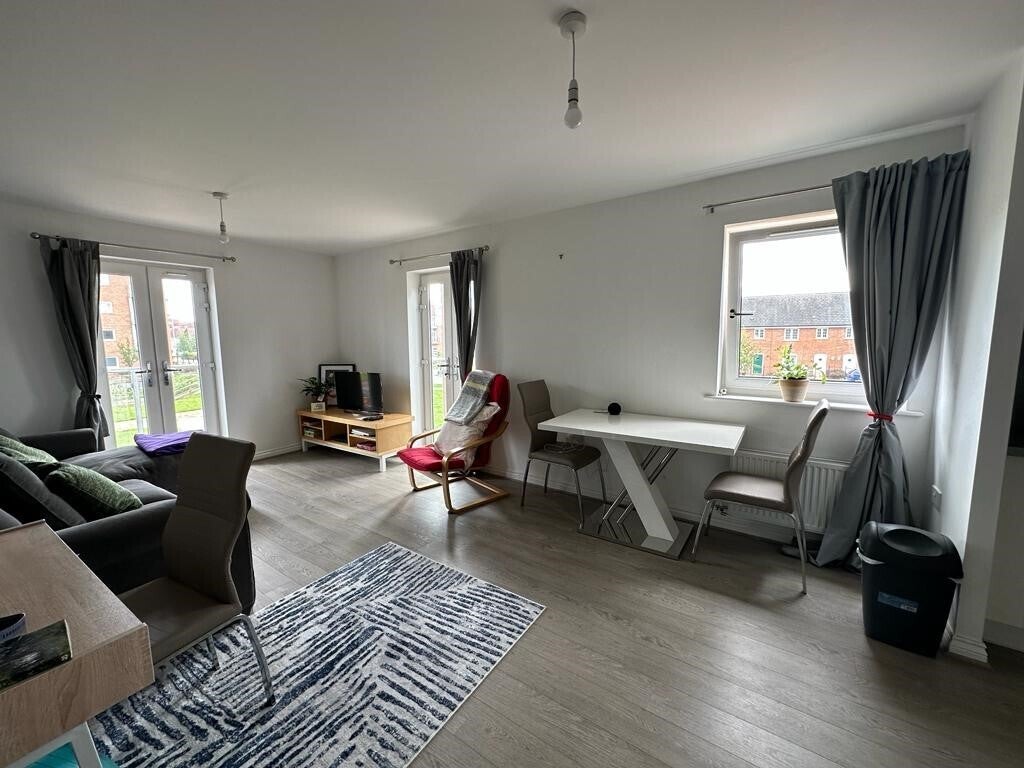 Flat Honduras Gardens in Milton Keynes