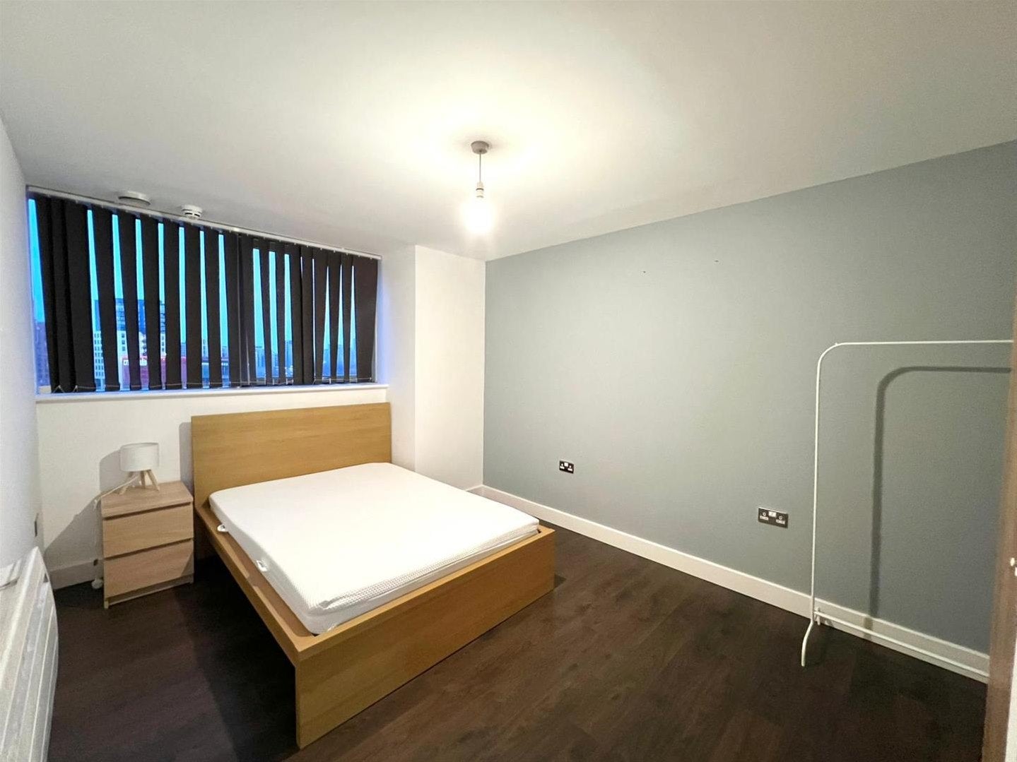 Flat Blackwall Way in Greater London