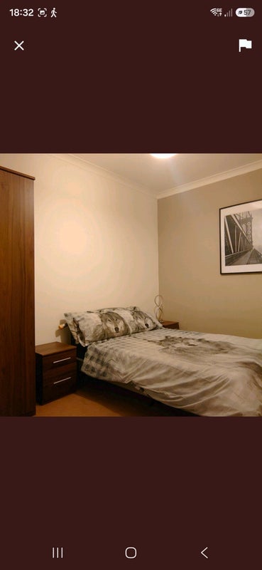 Room Pleasant View in Wattstown