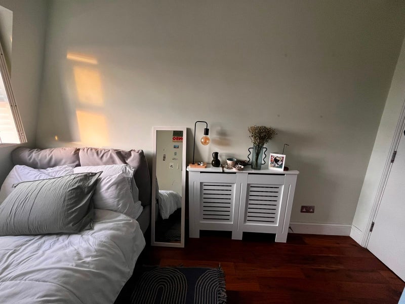 Room Temple Street in Greater London