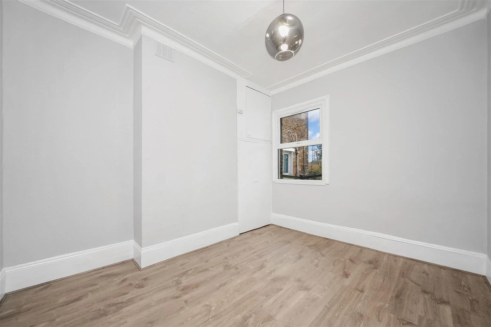 Flat Whittington Road in Greater London